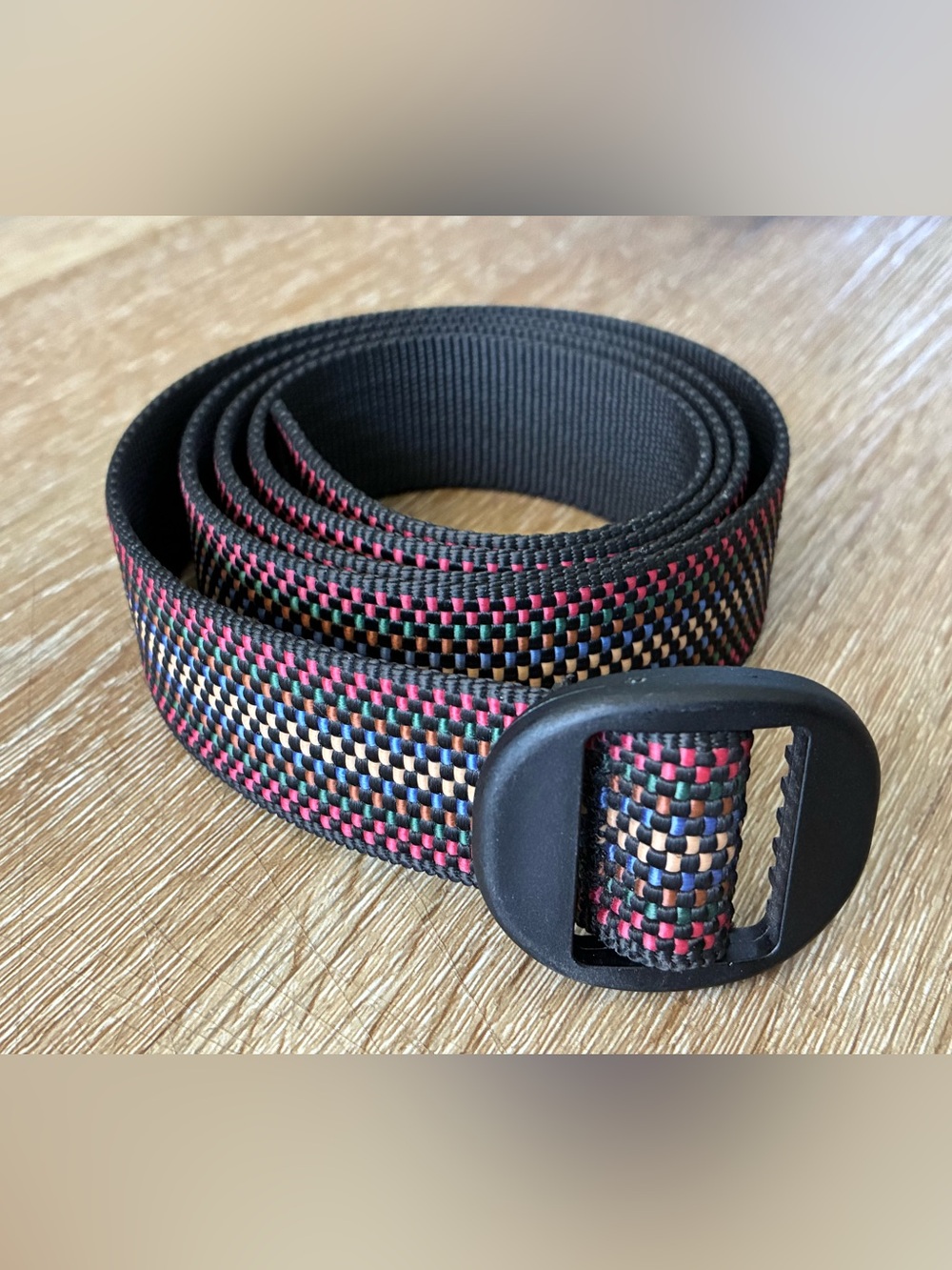 Bison Designs Web Belt Features Colorful Patterned Size M
Excellent Condition